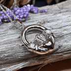 Lylah Claddagh Necklace - 18