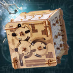 Cluebox: Escape Room In a Box - Cambridge Labyrinth - 