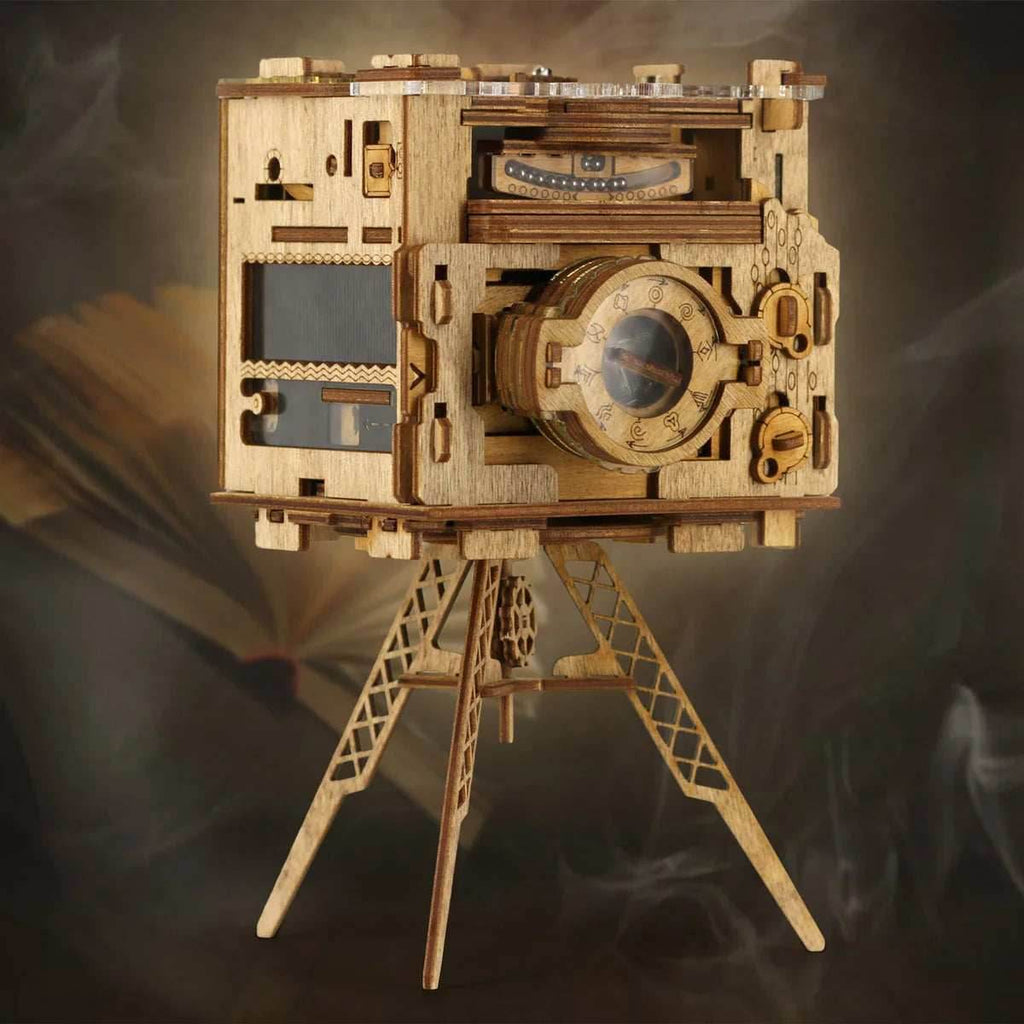 Cluebox: Escape Room In a Box - Sherlock's Camera - 
