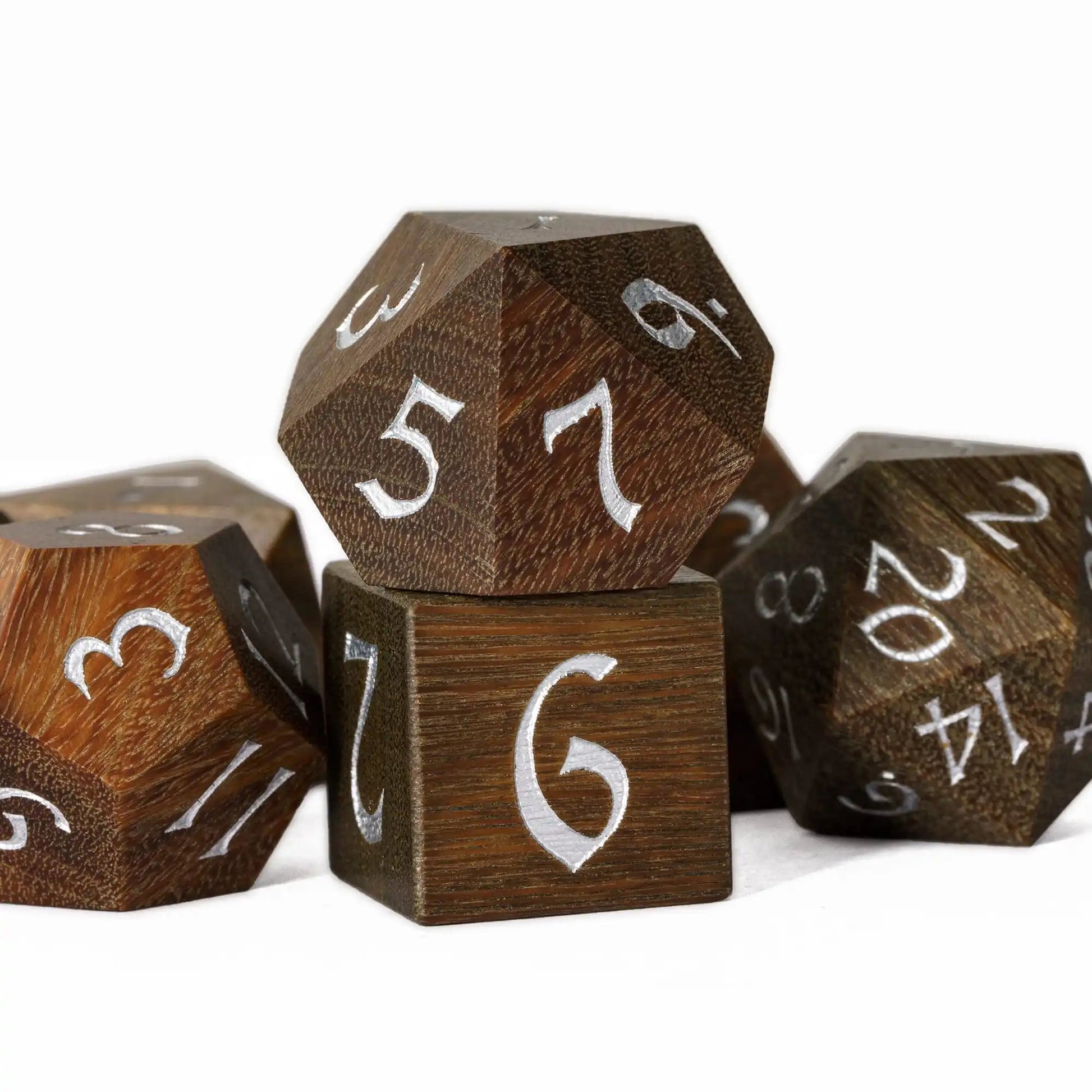 Cusdie 7Pcs Wooden Dice Set Unique Stripe D&D Dice D4 D6 D8 D10 D% D12 D20 Polyhedral Games Dice Set for Table Games RPG