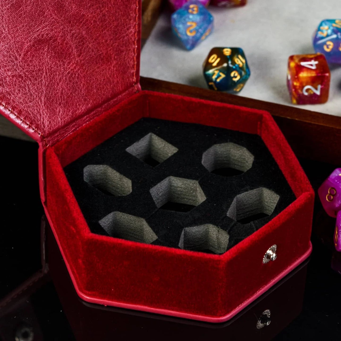 Cusdie Leather Box Dice Case for 7Pcs Dice Storage Box for 16mm D&D Dice Holder for Tabletop Games RPG--Hexagonal/Rectangle