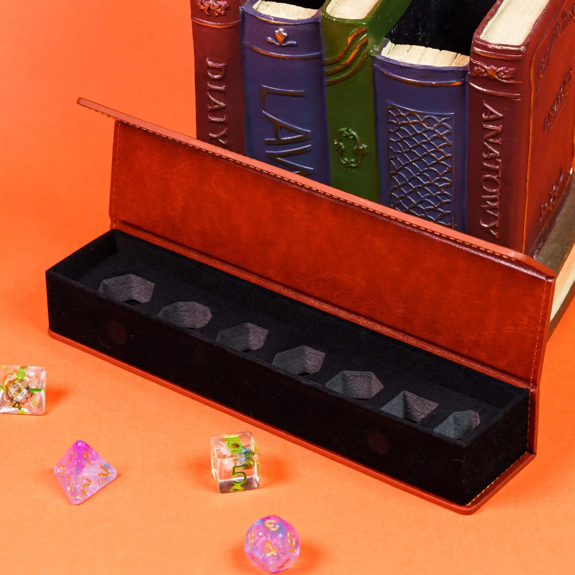 Cusdie Leather Box Dice Case for 7Pcs Dice Storage Box for 16mm D&D Dice Holder for Tabletop Games RPG--Hexagonal/Rectangle