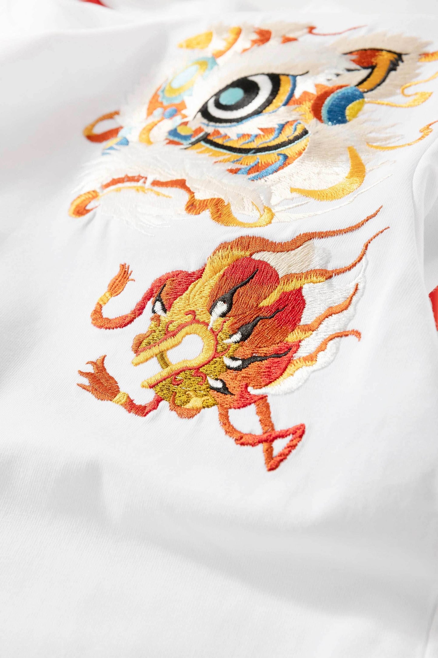 KH766 Lion Embroidery Tee - White / S