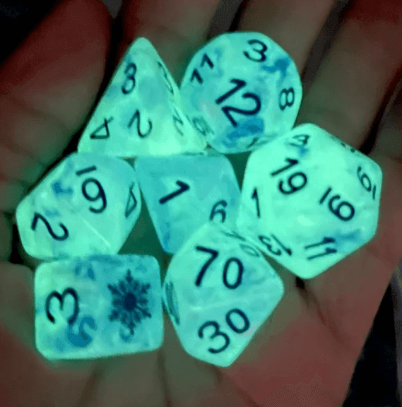 Midnight Frost: Deep Blue Snowflake D&D 7-Dice Set w/Snowflake Emblem - 