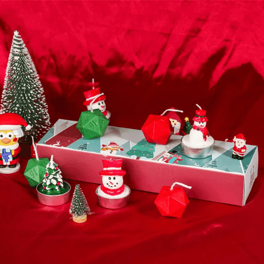 Christmas Dice Candles | 4x 30mm D20 Candles + 1 Mystery Christmas Themed Candle - 