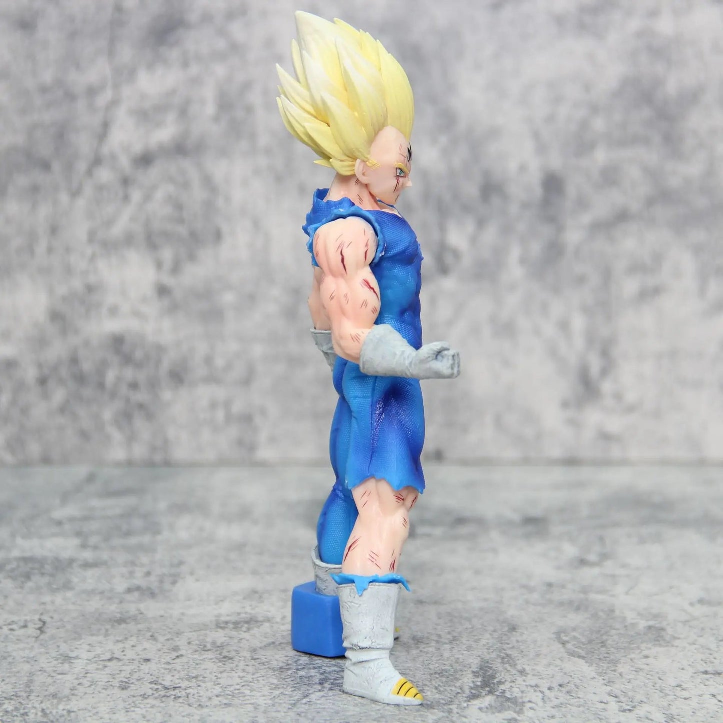 Dragon Ball Z Super Saiyan Prince Vegeta Figure Handpiece Magical Standing Posture Models Anime Ornaments