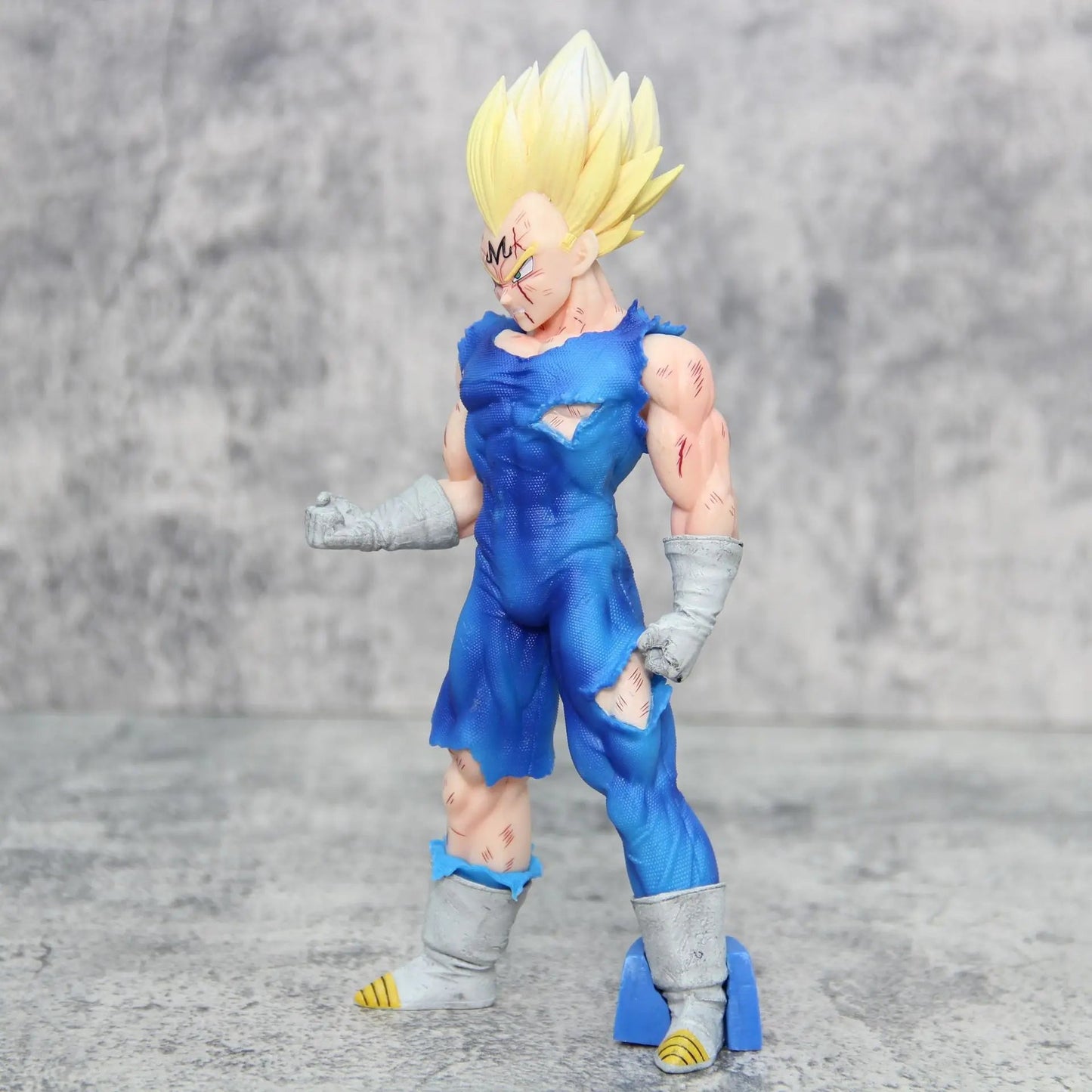 Dragon Ball Z Super Saiyan Prince Vegeta Figure Handpiece Magical Standing Posture Models Anime Ornaments