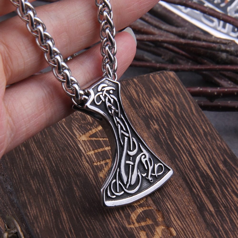 Collier pendentif hache de guerre Viking entrelacs de dragon
