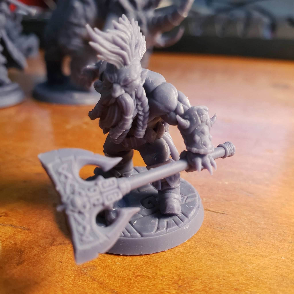 Dwarf Berserker (Base Sculpt C) - With Helmet / Hammer / Hammer