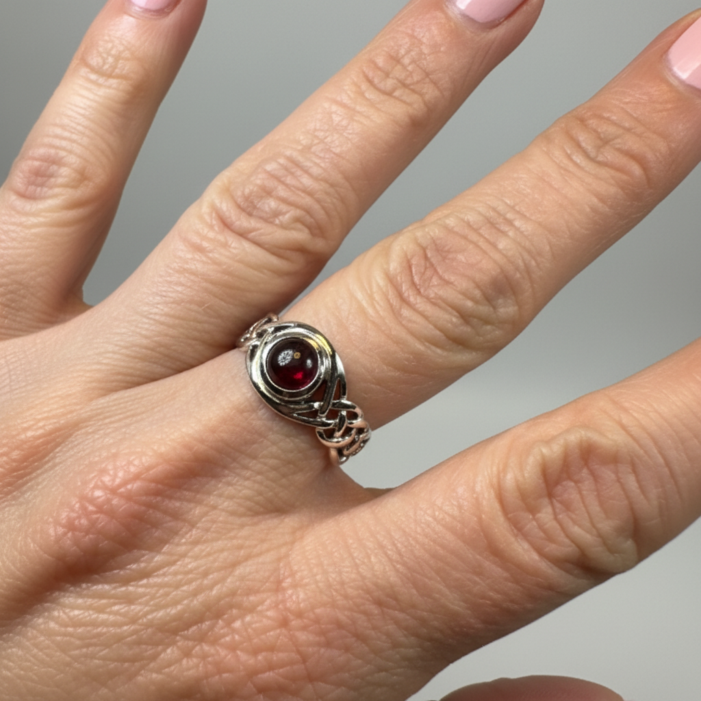 Leah Celtic Knot Ring