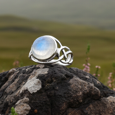 Rhianna Celtic Knot Ring