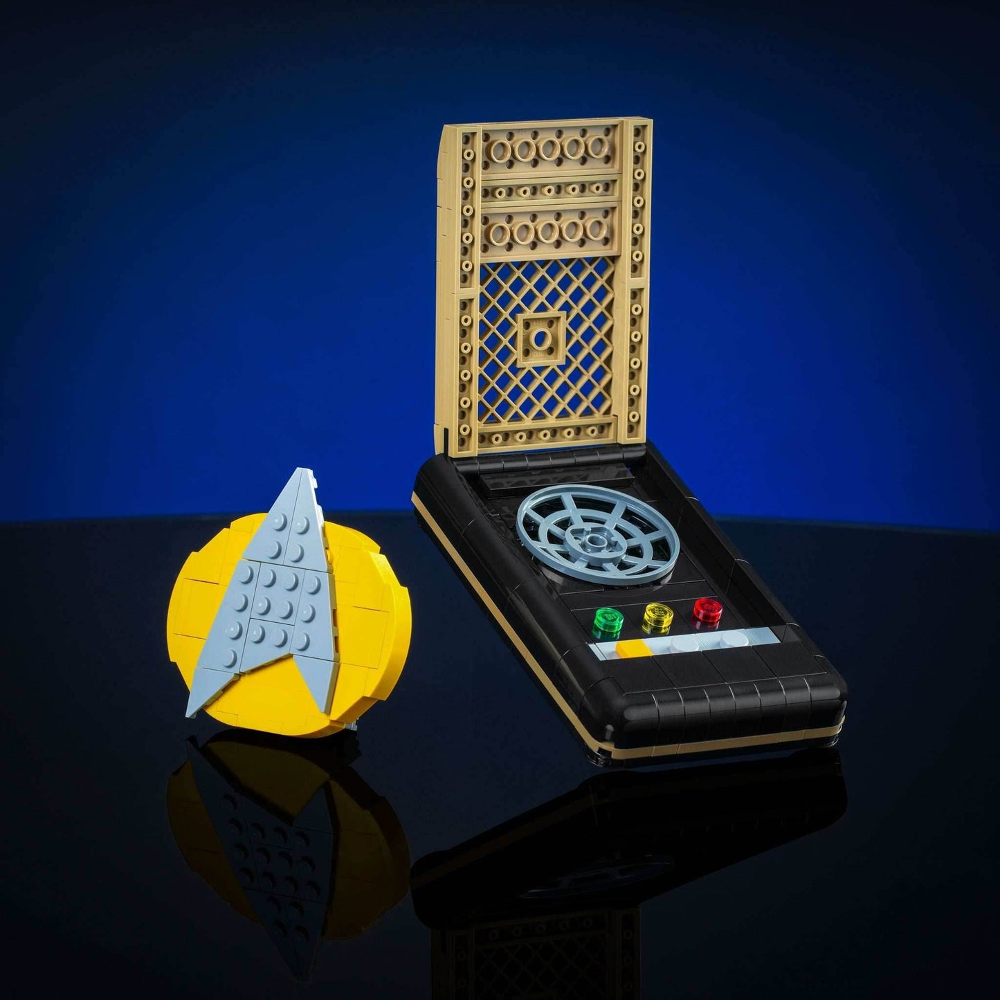 Federation Badge & Original Communicator - Federation Badge + Communicator / Bricks & Instructions