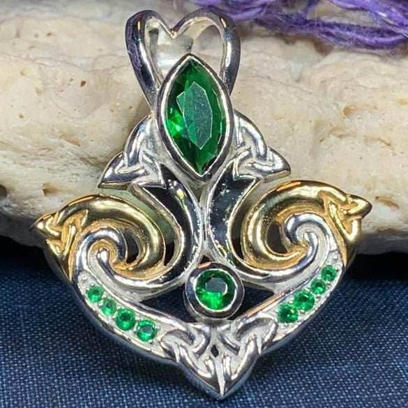 Celtic Triquetra Gemstone Necklace - Emerald Crystal