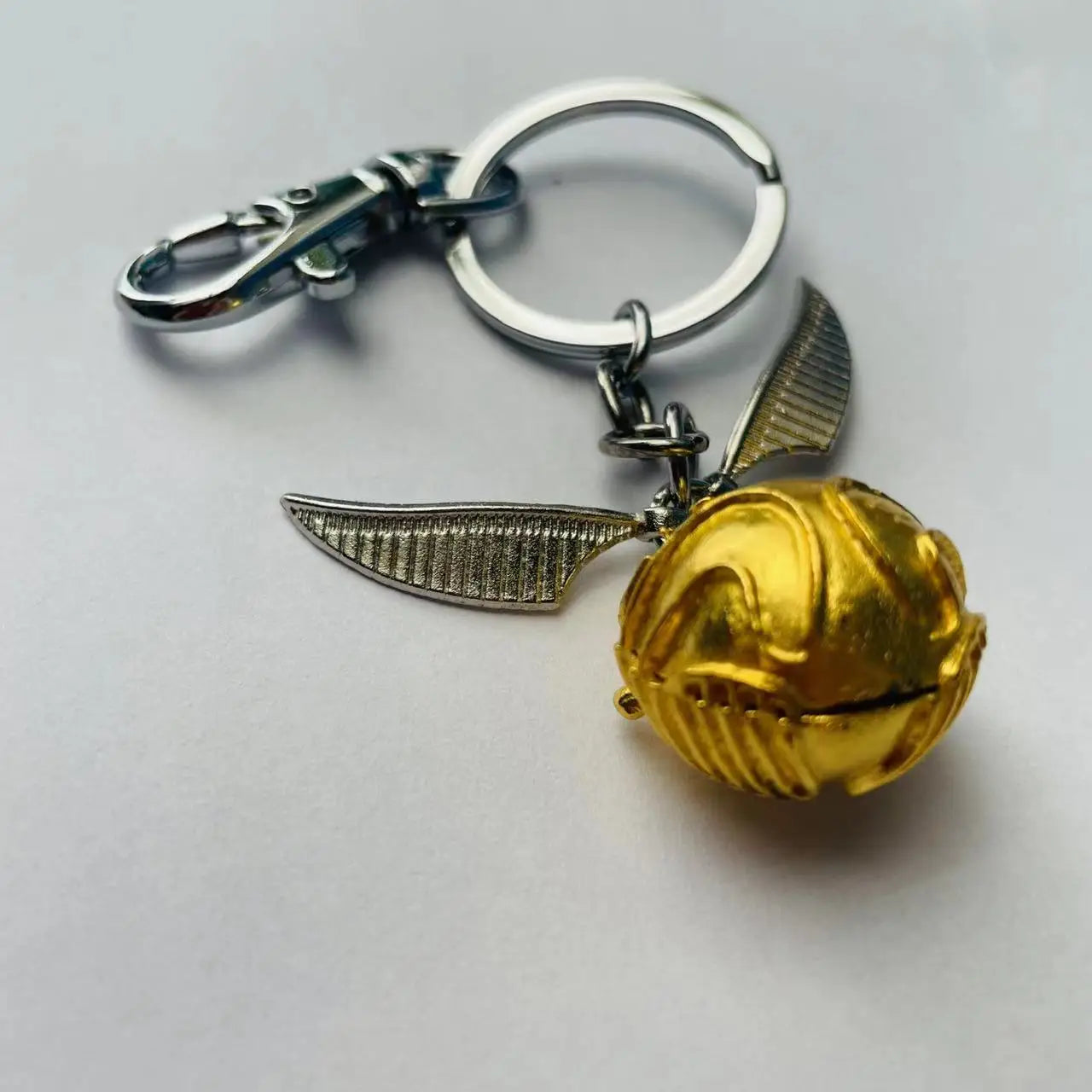 Golden Ball Shape Pendant Keychain Cat Toy Ball Key Ring Halloween Christmas Birthday Gift Medieval Round Shape Pendant Keyrings