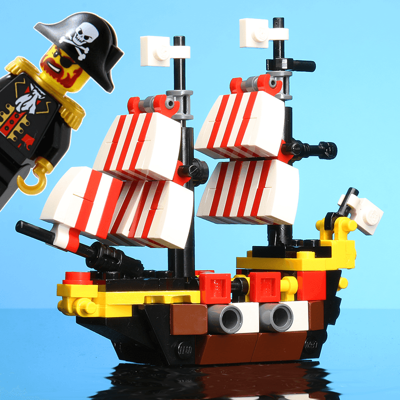 Custom Mini Black Seas Barracuda with Captain Brickbeard Minifigure - 
