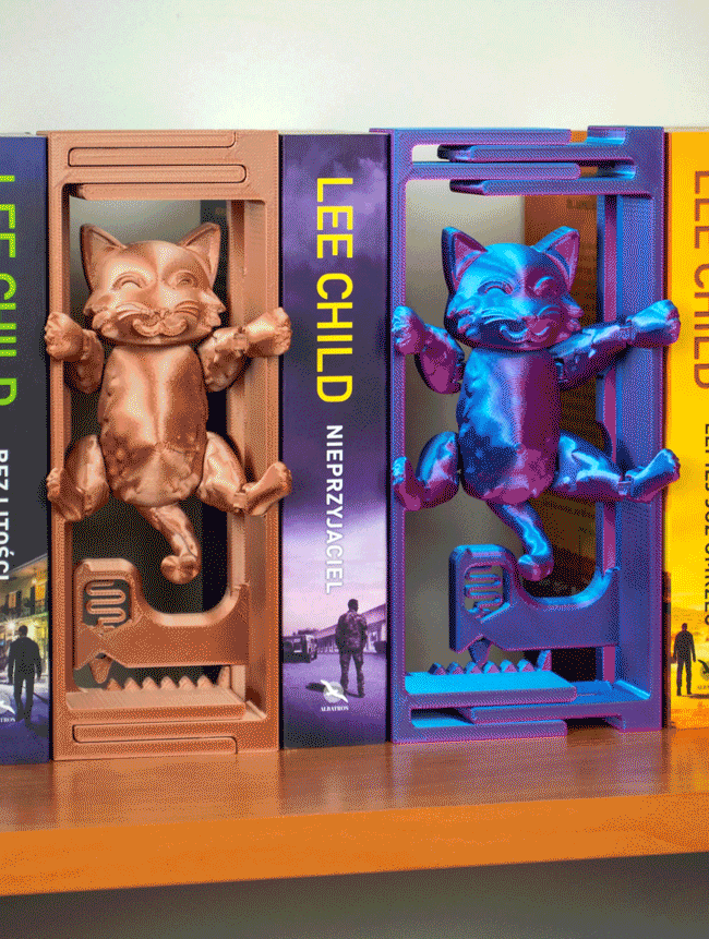 Hanging Cat: Adjustable Book Nook