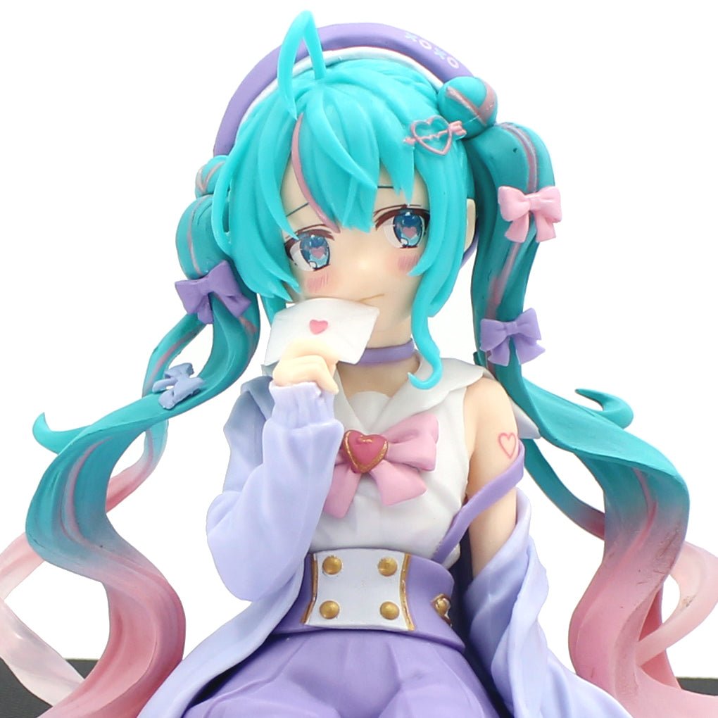 Hatsune Miku Noodle Stopper Figure Love Sailor, Purple Color Version