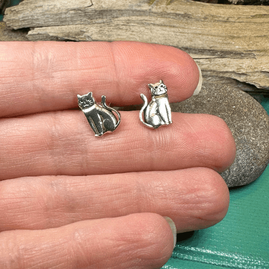 Curious Cat Stud Earrings - 