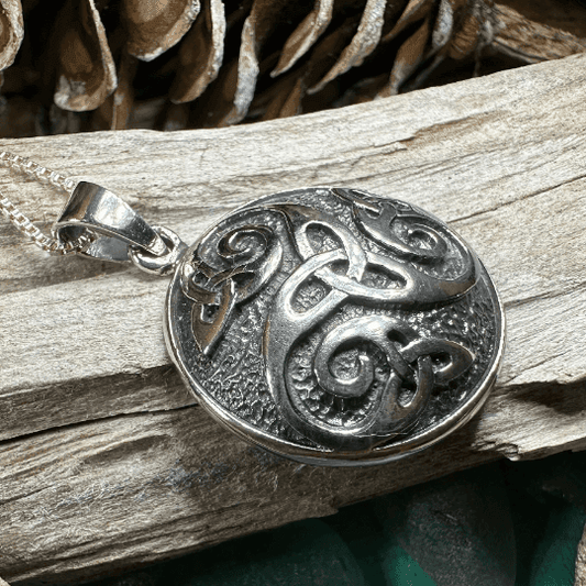 Mochán Celtic Knot Necklace - 18