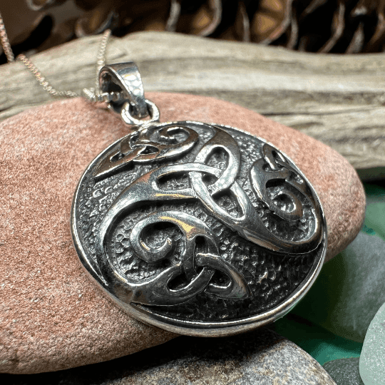Mochán Celtic Knot Necklace - 18