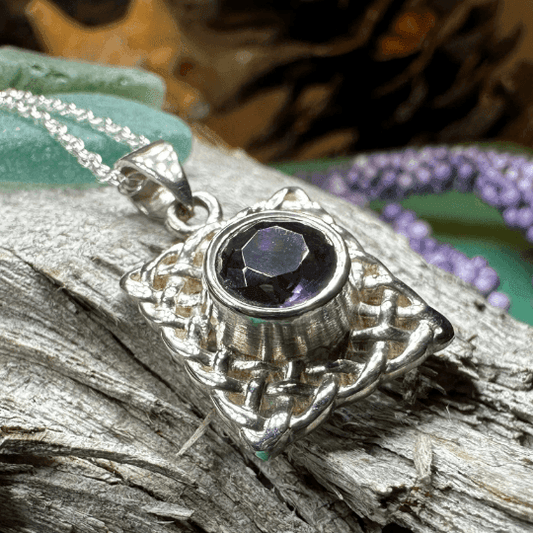 Gianna Celtic Knot Necklace - 