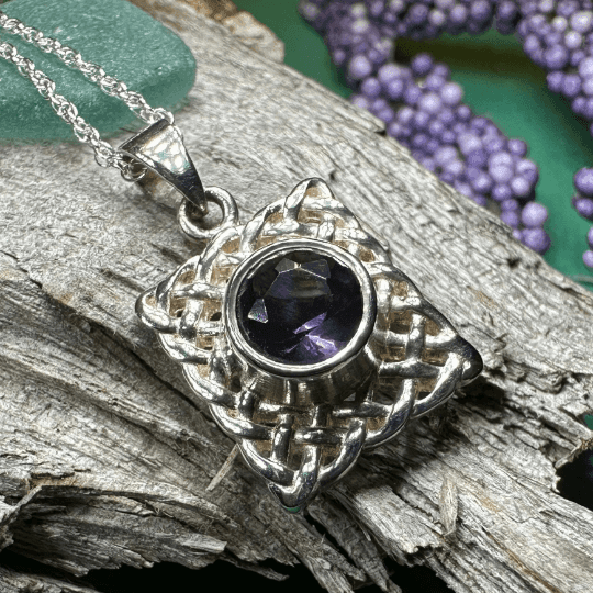 Gianna Celtic Knot Necklace - 