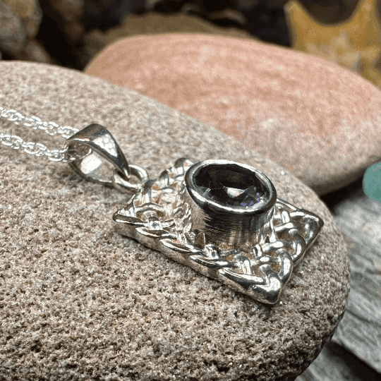 Gianna Celtic Knot Necklace - 