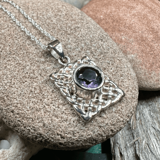 Gianna Celtic Knot Necklace - 