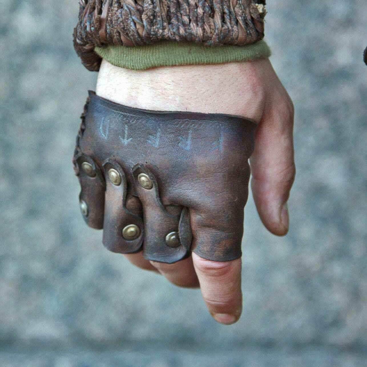 Floki battle leather glove - one right-hand glove / Brown (as on photo)