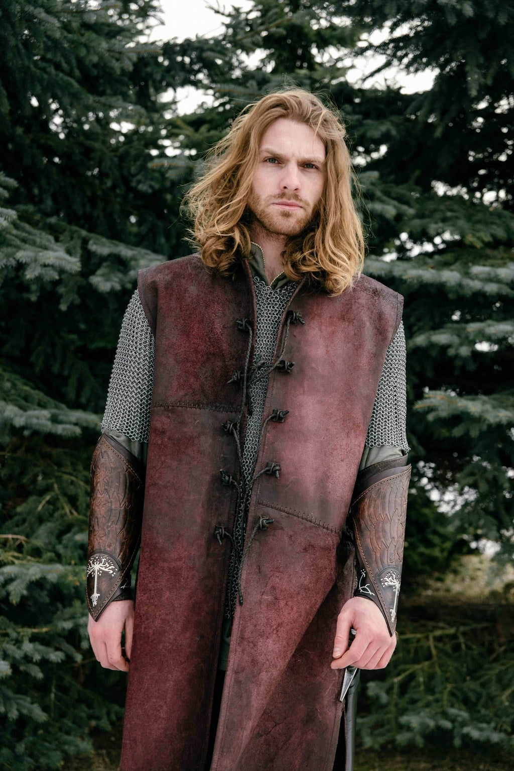 Aragorn's leather bracers (Lord of the Rings) - brown (as pictured) / For one hand