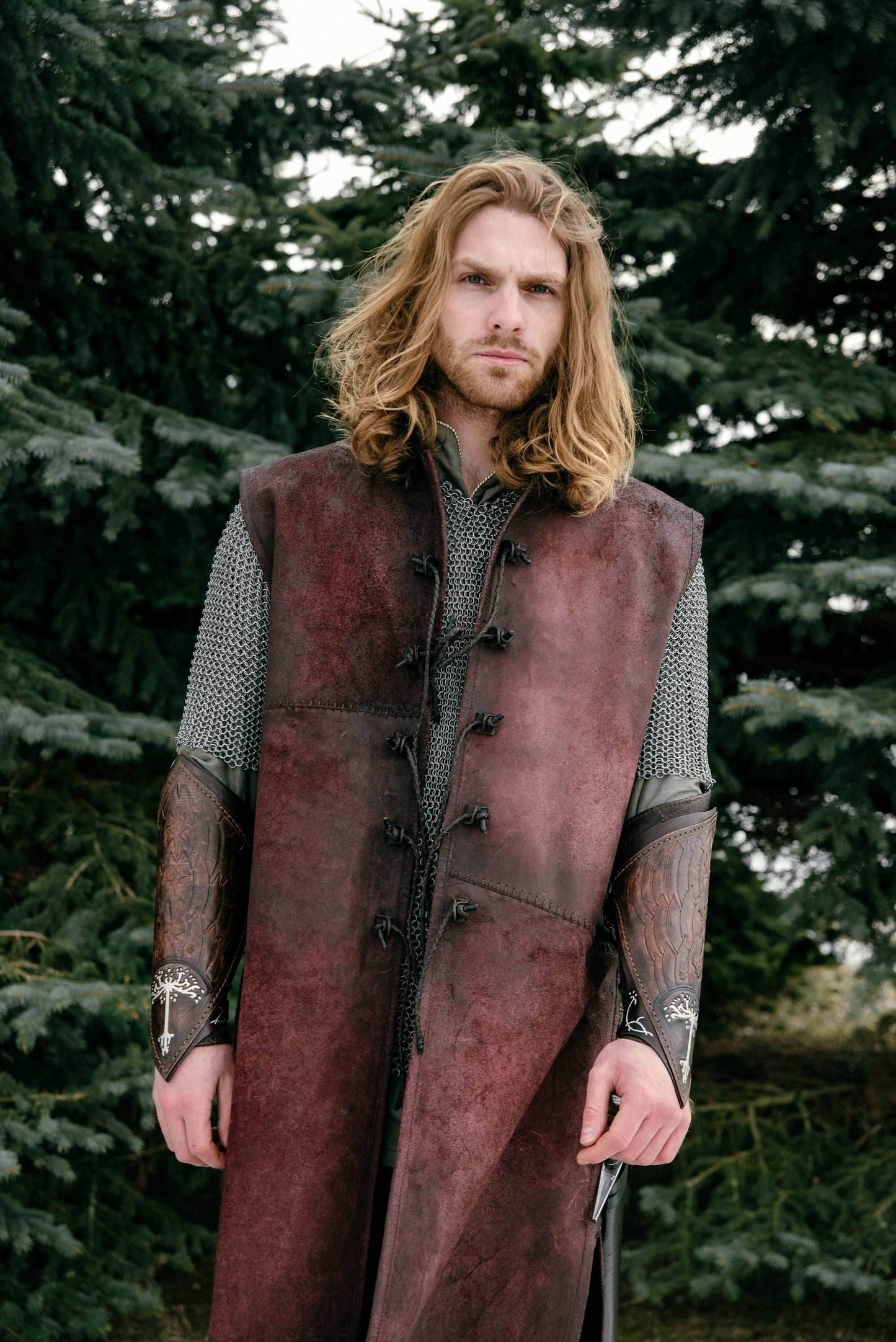 Aragorn's leather bracers (Lord of the Rings) - brown (as pictured) / For one hand