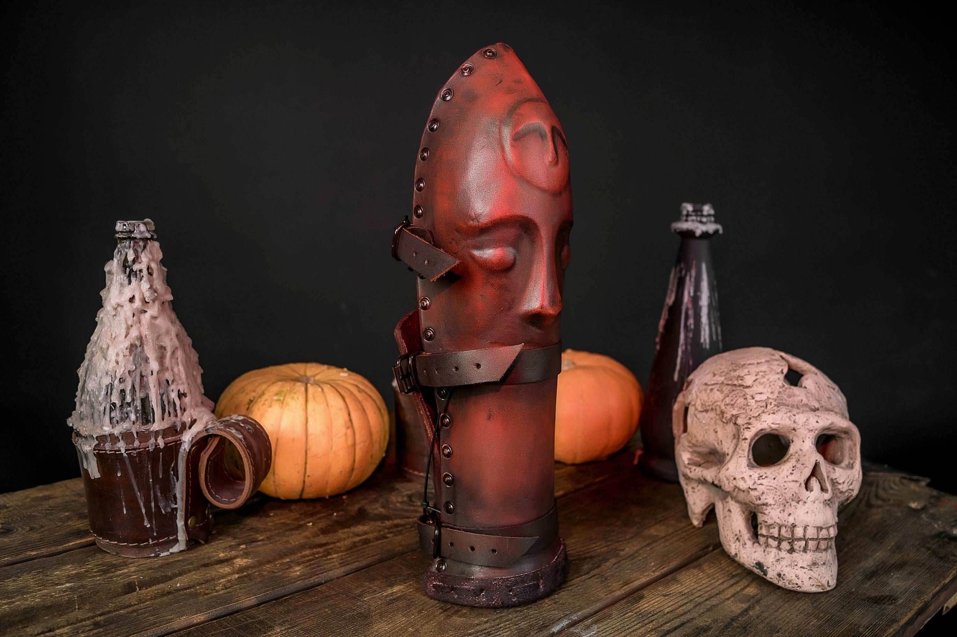 Fantasy leather bracers - Red (like on foto) / Two bracers