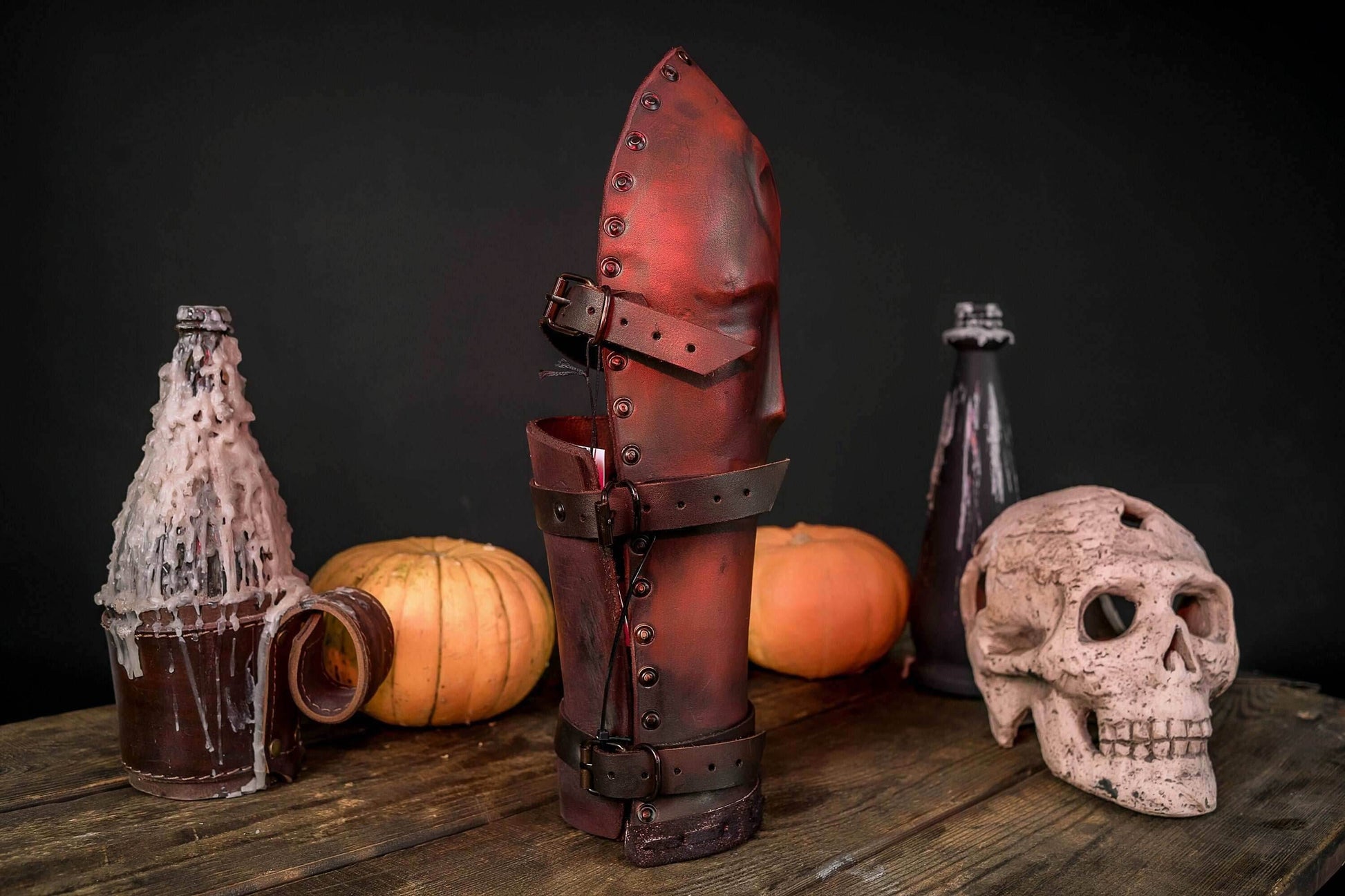 Fantasy leather bracers - Red (like on foto) / Two bracers