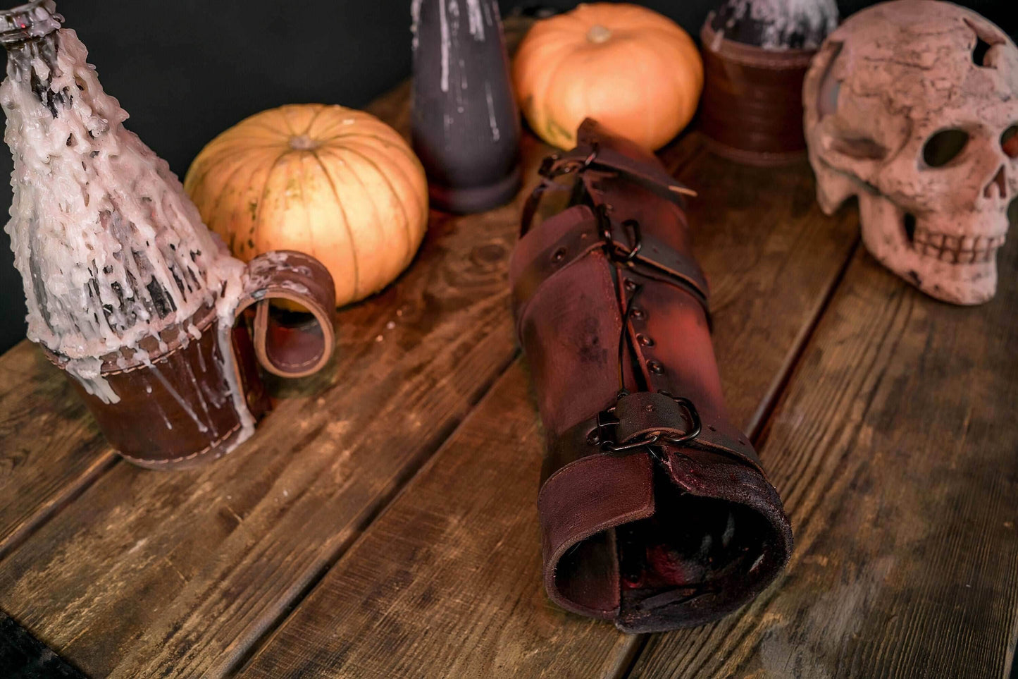 Fantasy leather bracers - Red (like on foto) / Two bracers