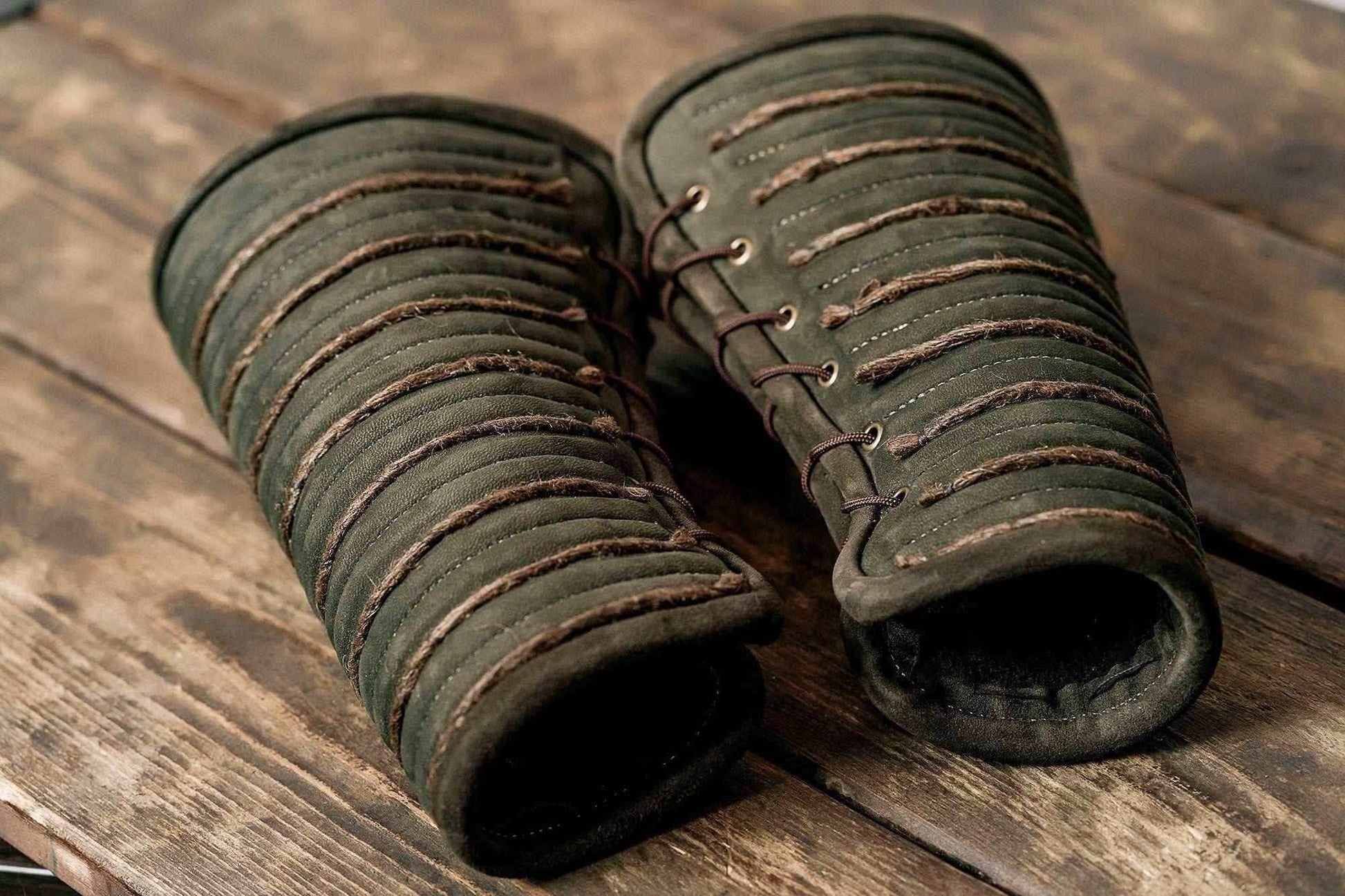 Green leather bracers - for one hand