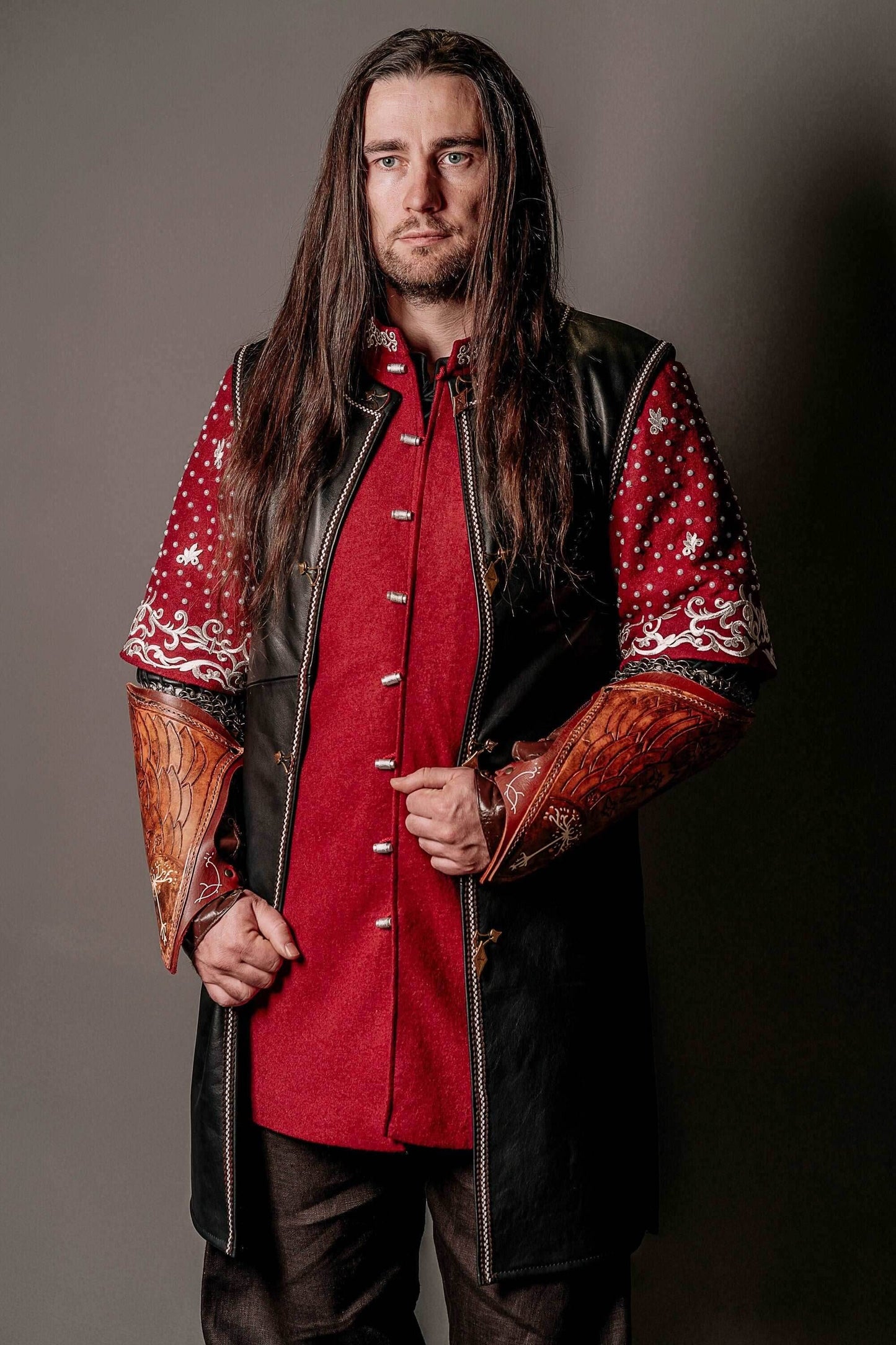 Boromir leather bracers (Lord of the Rings) - brown (as pictured) / For one hand