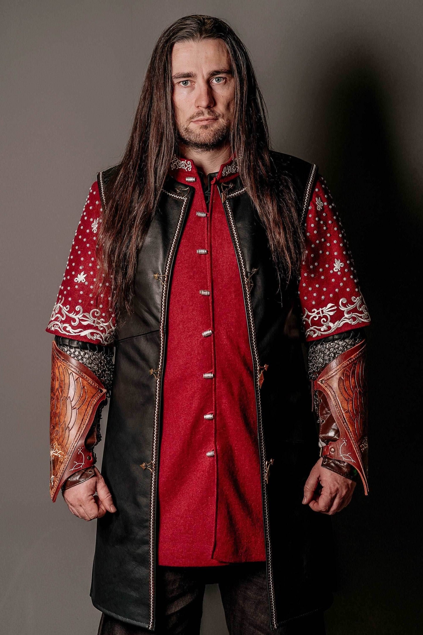 Boromir leather bracers (Lord of the Rings) - brown (as pictured) / For one hand