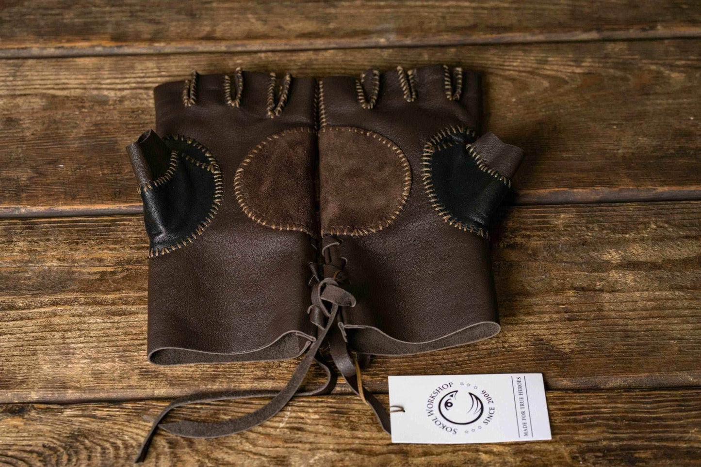 Aragorn strider leather gloves - one right-hand glove / Brown (as on photo)