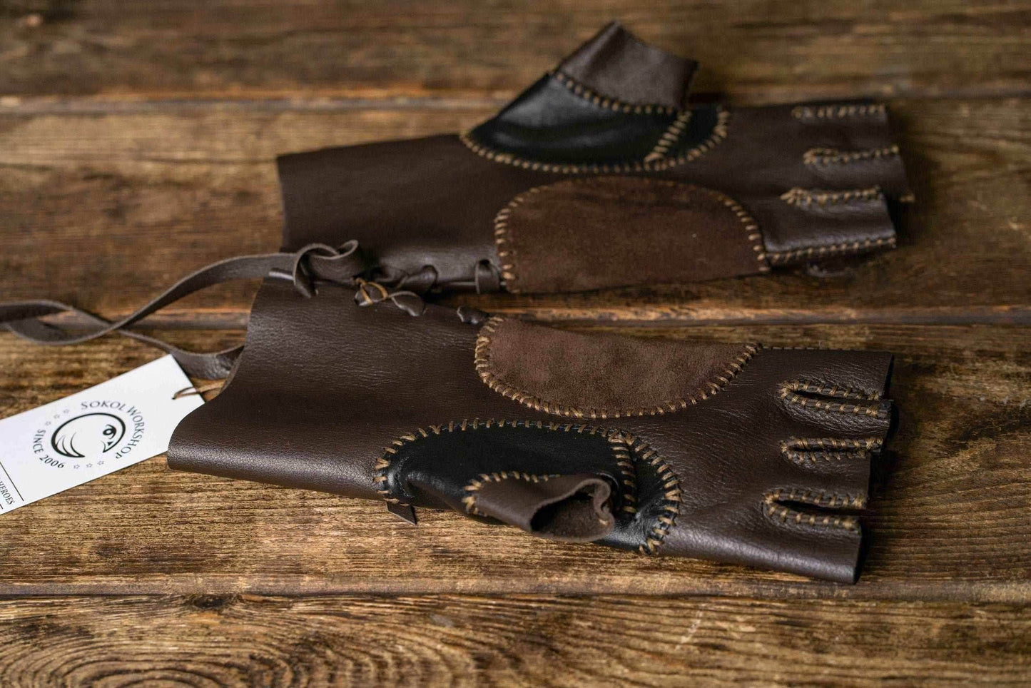 Aragorn strider leather gloves - one right-hand glove / Brown (as on photo)