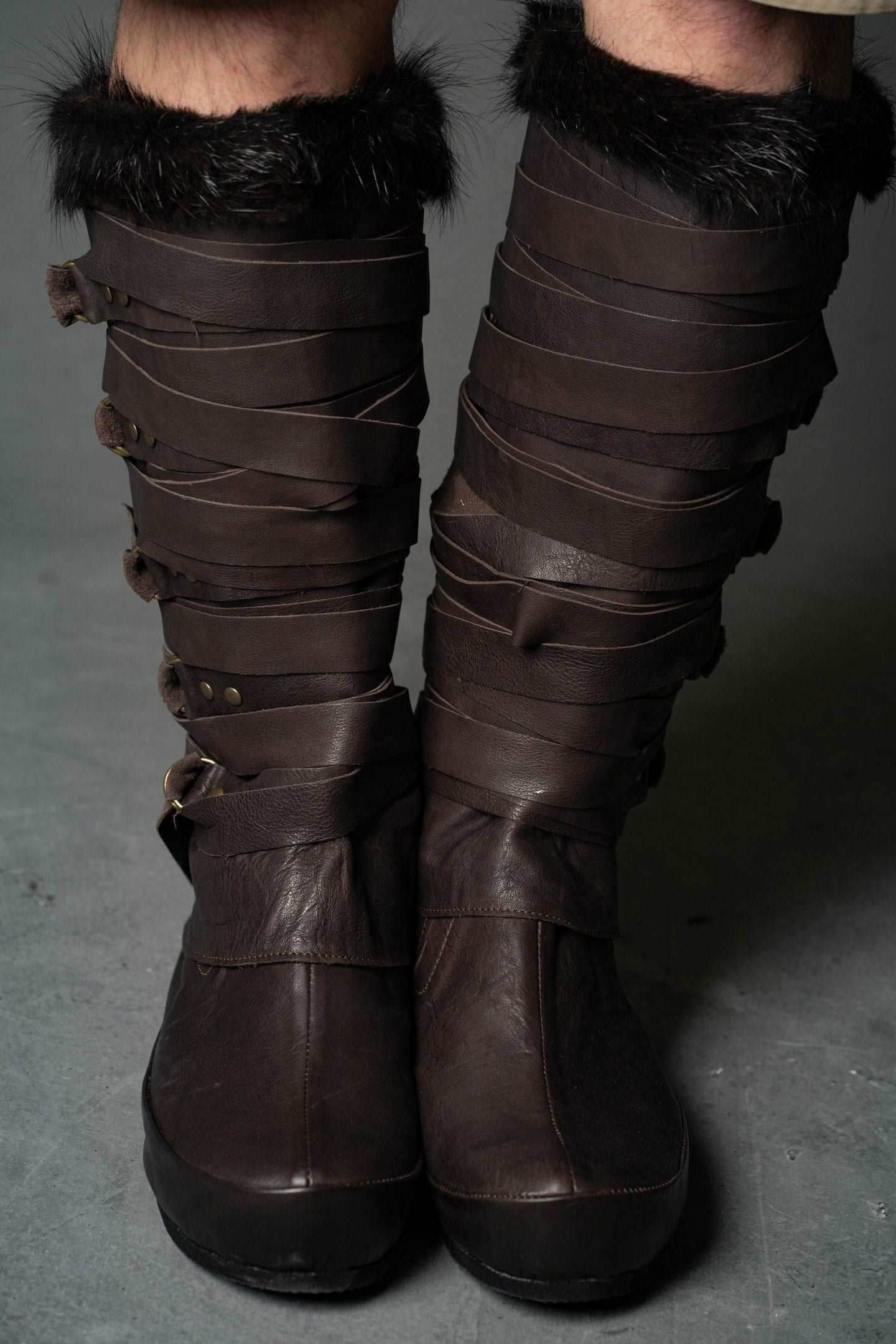 Assassin leather low boots + greaves with fur - brown (lie photo) / 5