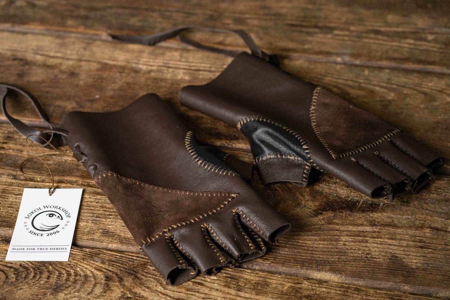 Aragorn strider leather gloves - one right-hand glove / Brown (as on photo)