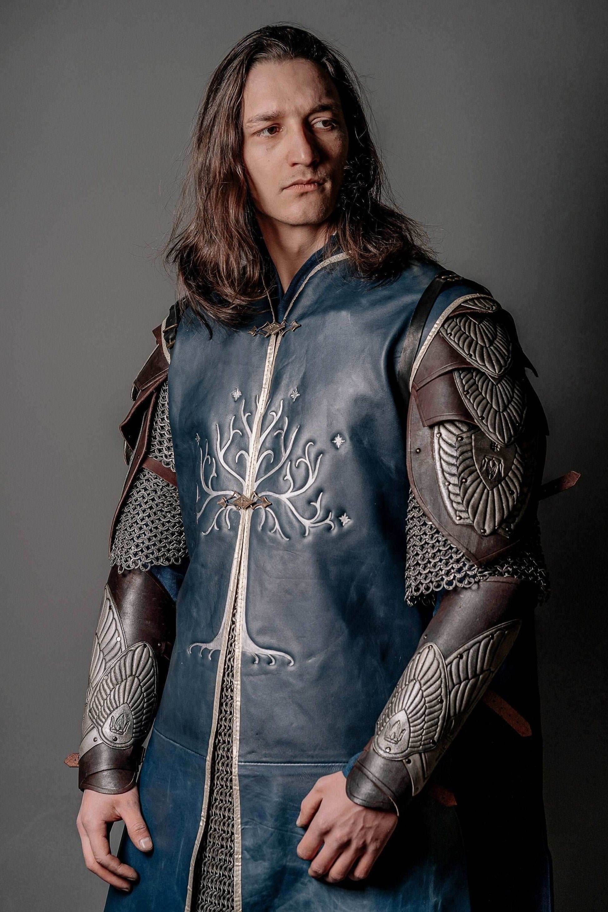 Aragorn's King bracers (Lord of the Rings) - brown (as pictured) / For one hand