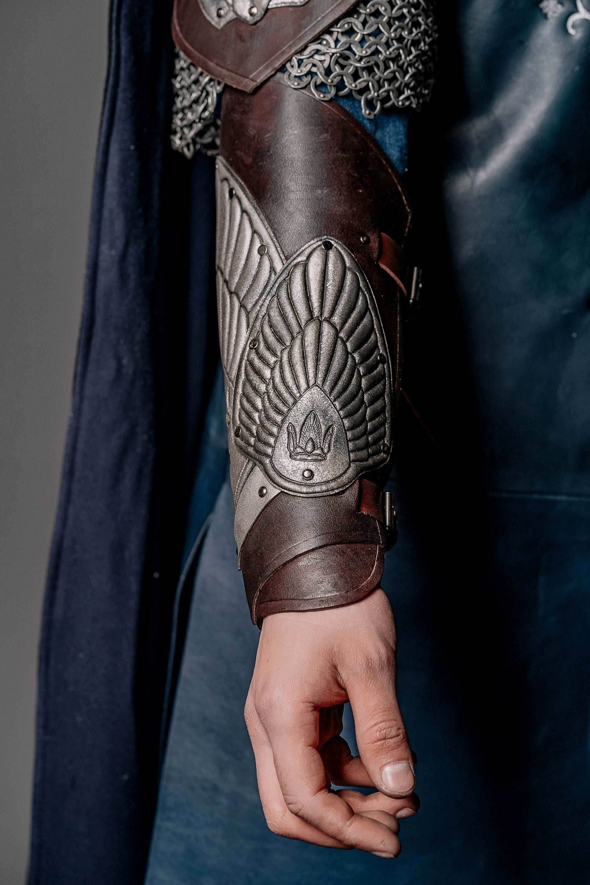 Aragorn's King bracers (Lord of the Rings) - brown (as pictured) / For one hand