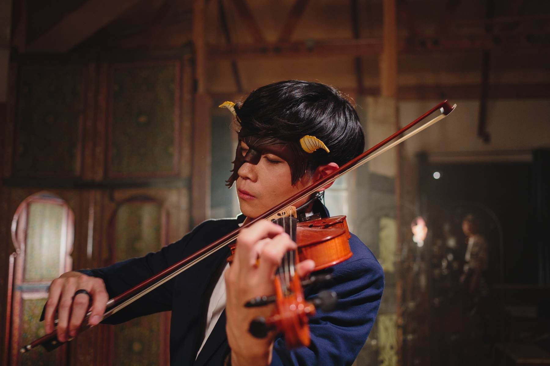 Beast of the Opera - Handmade Genuine Leather Mask with Horns in Natural Colors - 