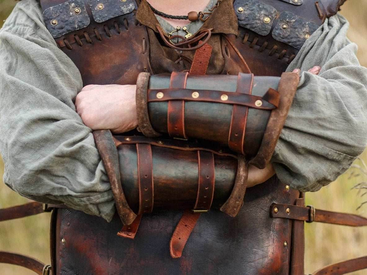 Viking leather bracers - Brown