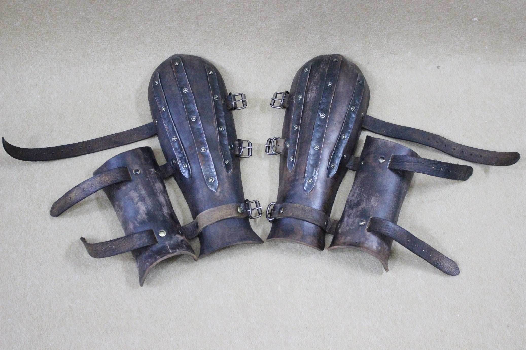 Viking leather bracers - brown (as pictured) / For two hands