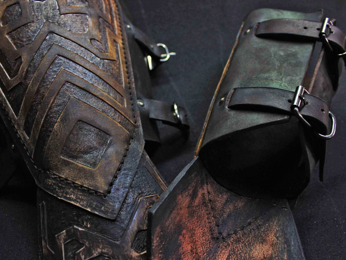 Thorin's leather bracers (Lord of the Rings) - brown (as pictured) / For one hand