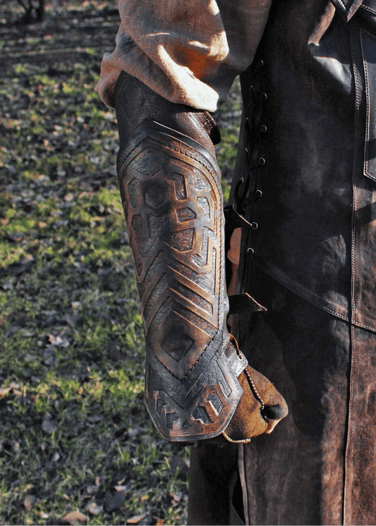 Thorin's leather bracers (Lord of the Rings) - brown (as pictured) / For one hand