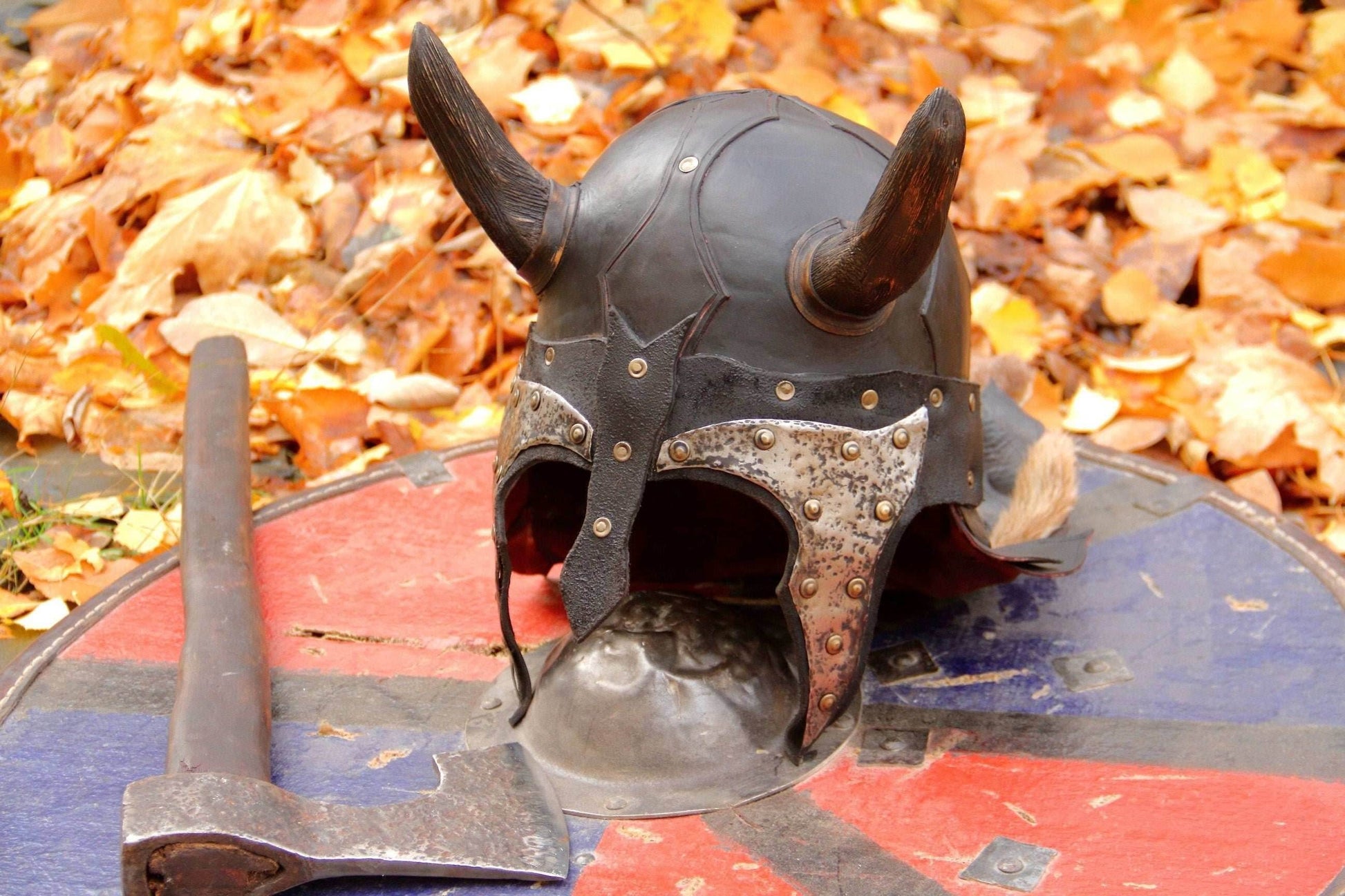Viking battle helmet with horns - XS / Brown (as on foto)