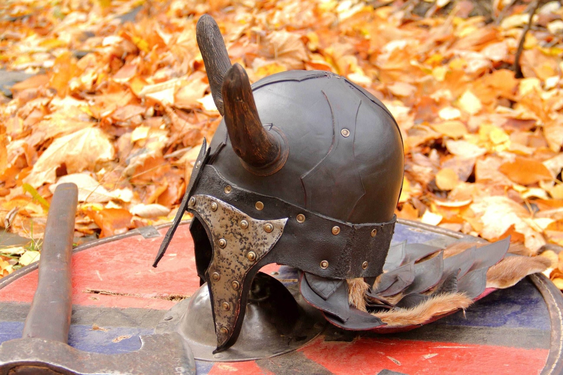 Viking battle helmet with horns - XS / Brown (as on foto)